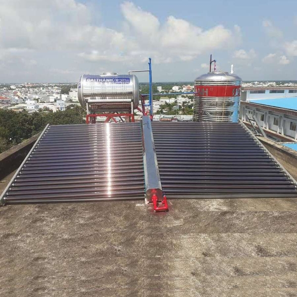 Dàn máy năng lượng mặt trời công nghiệp 4000 Lít Tân Á Đại Thành